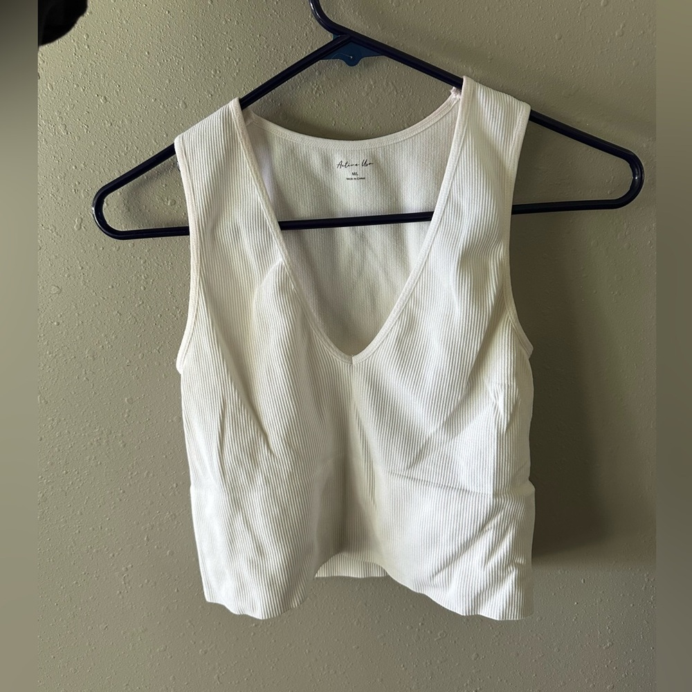 White Active USA White Size M/L v-neck Tanktop